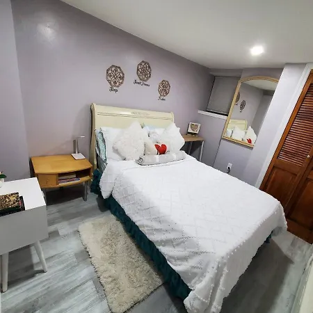 Lovely 2 Bedroom Apartment With 2 Entrance And Parking New York Exterior photo