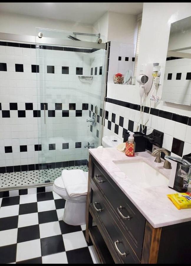 Lovely 2 Bedroom With 2 Entrance And Parking Appartamento