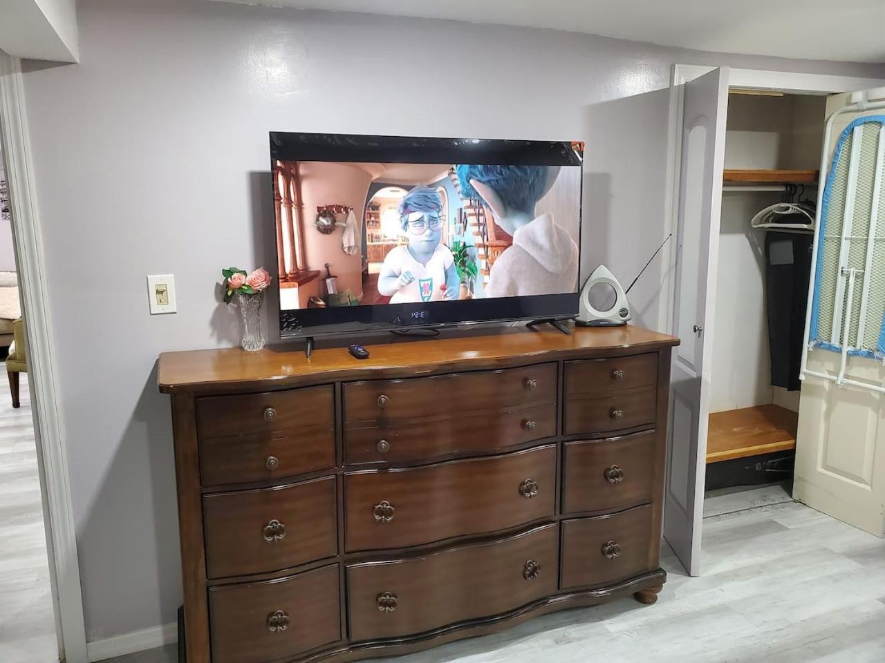 Lovely 2 Bedroom With 2 Entrance And Parking Appartamento *